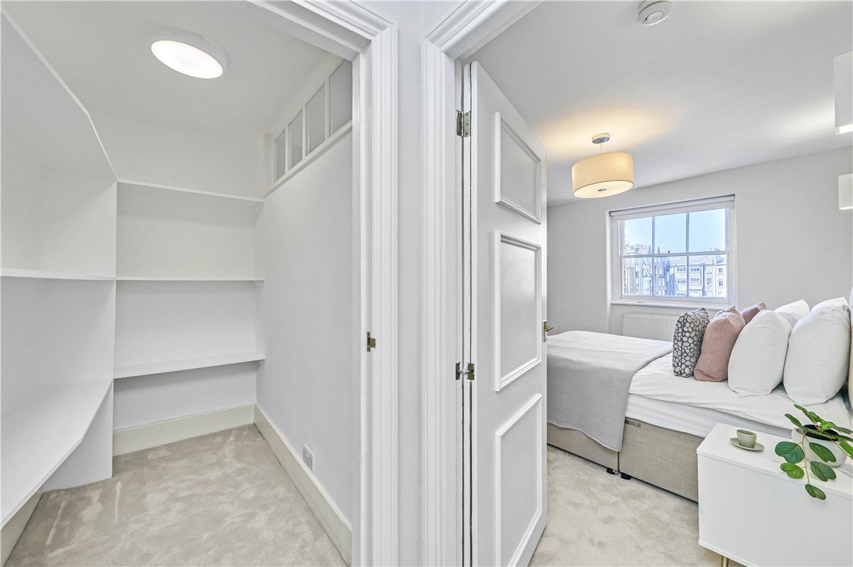 2 bedroom Flat, Queen Anne Street, Marylebone, W1G - Available, Image 11