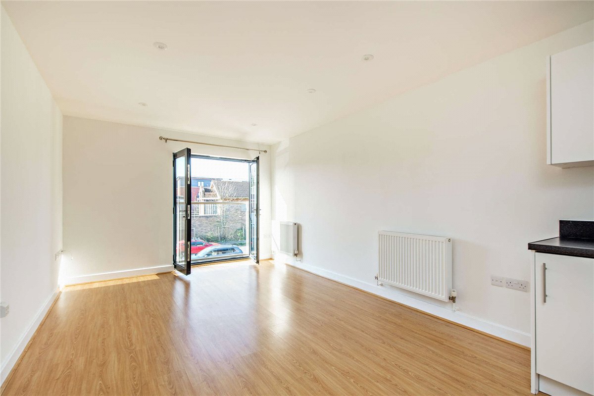 2 bedroom Flat, West Street, Newbury, RG14 - Sold STC, Image 3