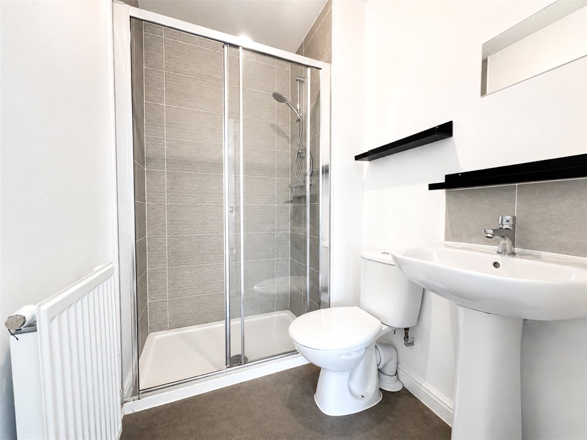 4 bedroom House, Flagpond Road, Whiteley, PO15 - Available, Image 12