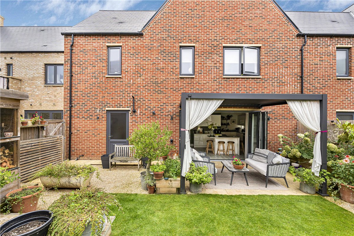 4 bedroom House, Collett Drive, Oxford, OX2 - Available