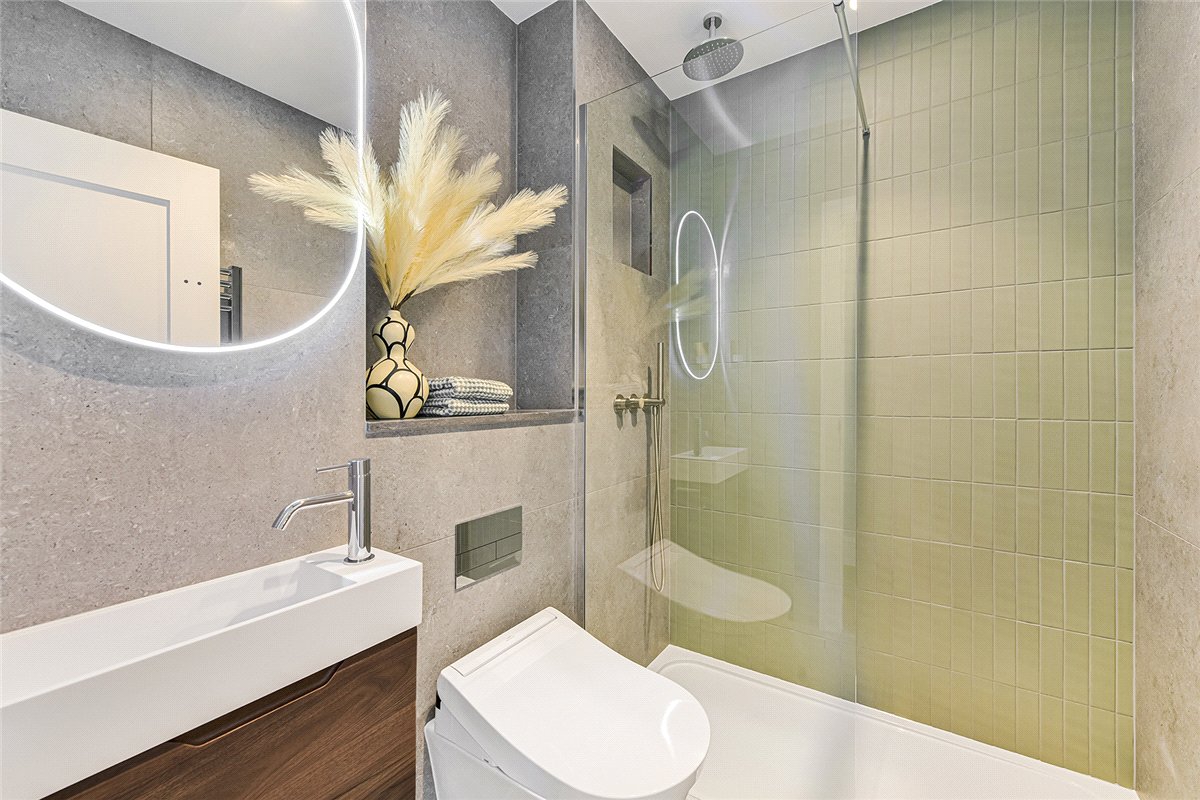 2 bedroom Flat, Richmond Court, 200 Sloane Street, SW1X - Available, Image 2