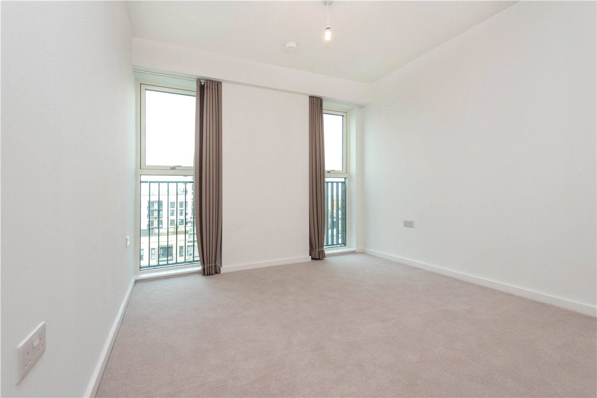 3 bedroom Flat, Heartwell Avenue, London, E16 - Let Agreed, Image 9