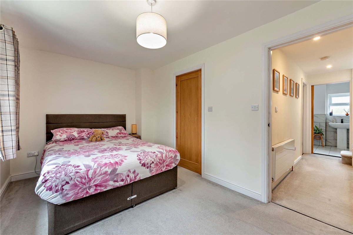 3 bedroom House, Copnor Close, Woolton Hill, RG20 - Sold, Image 5