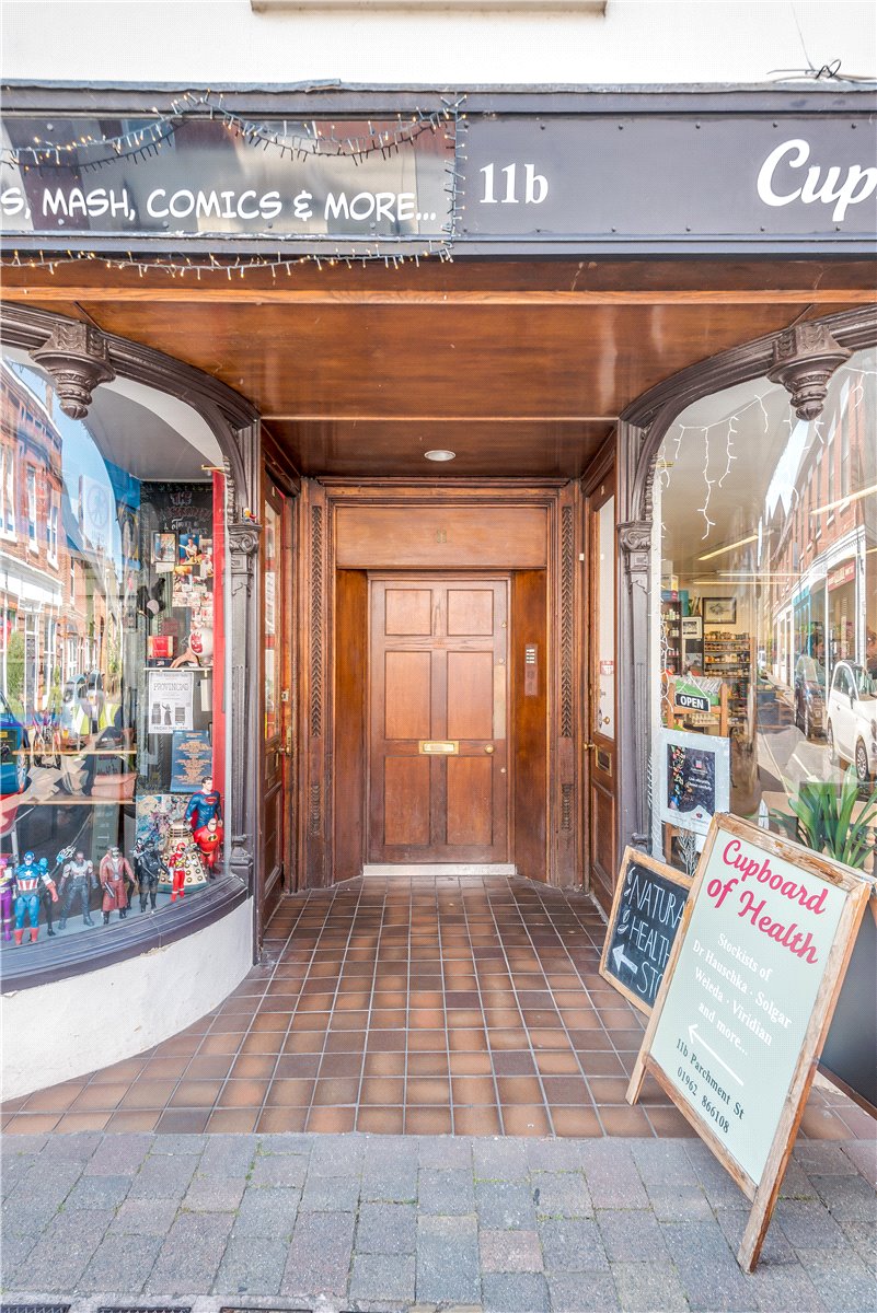 1 bedroom Flat, Parchment Street, Winchester, SO23 - Available, Image 3