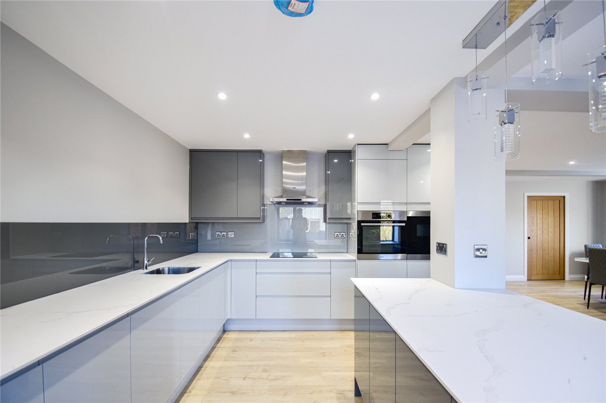 2 bedroom Flat, High Street, Cottenham, CB24 - Available, Image 3