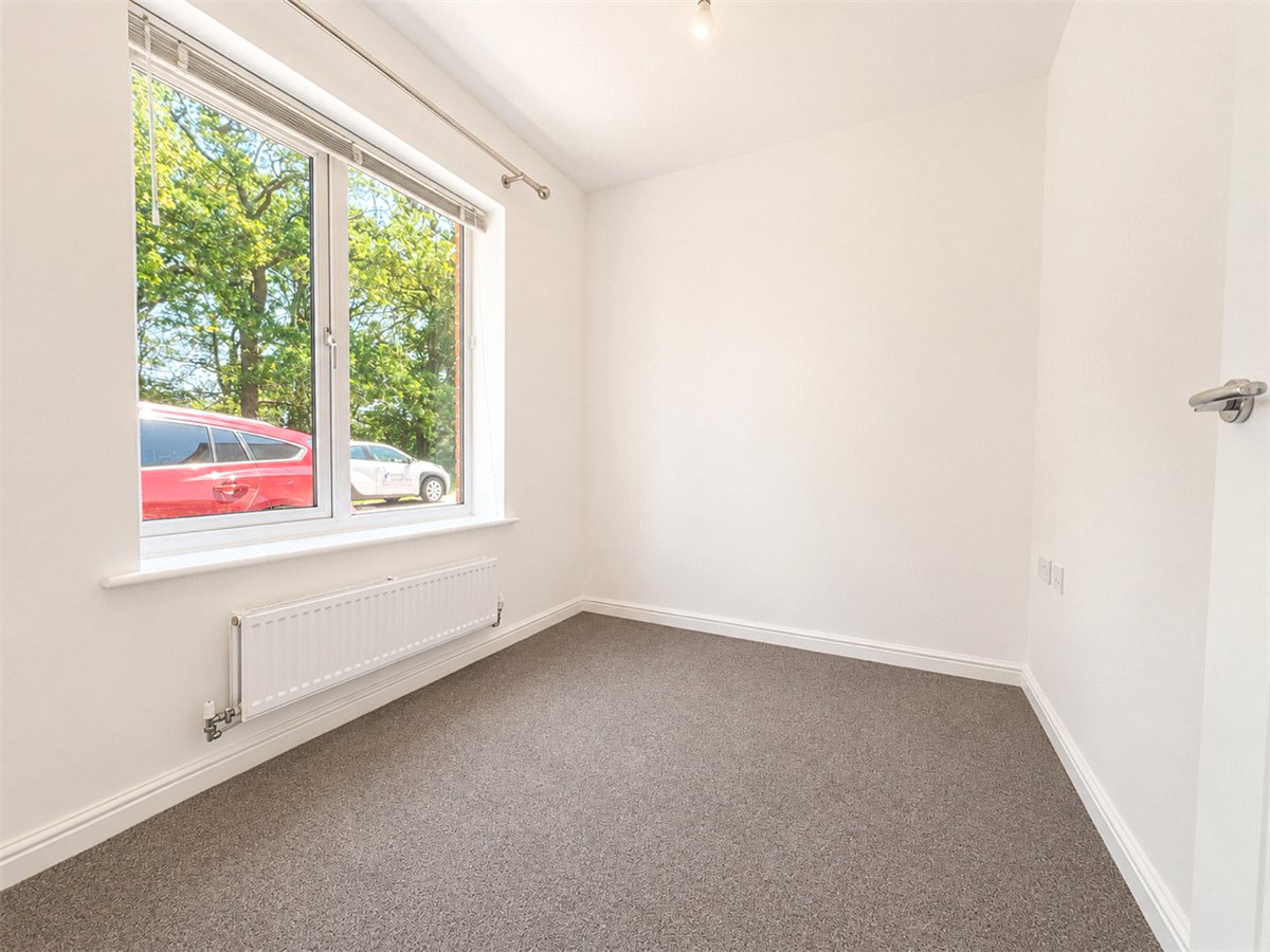 5 bedroom House, Stonyfield Road, Whiteley, PO15 - Available, Image 4