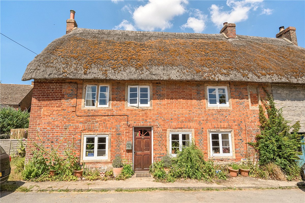 3 bedroom House, East Kennett, Marlborough, SN8 - Available