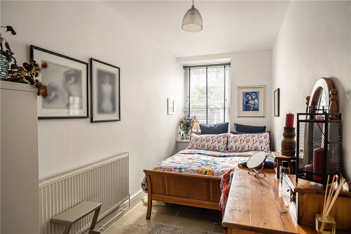 2 bedroom Flat, Sydney Place, Bath, BA2 - Available, Image 4