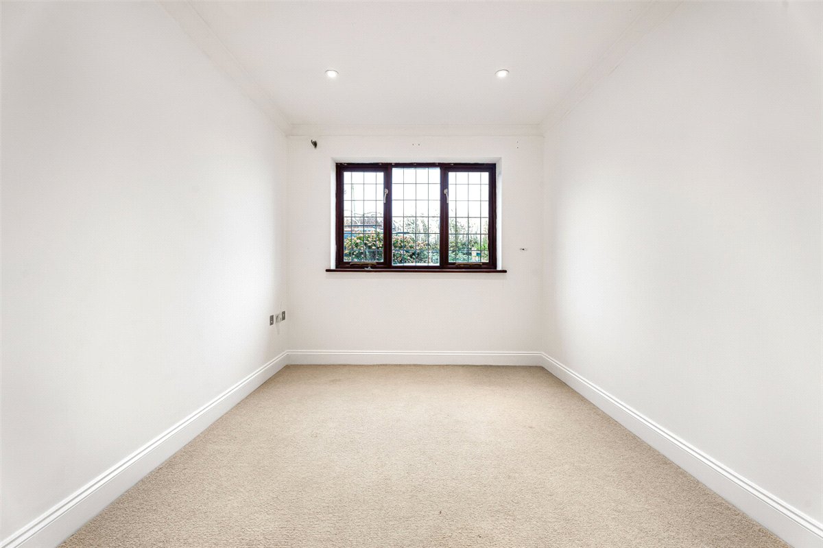 4 bedroom Residential, Nash Lee Lane, Wendover, HP22 - Available, Image 12