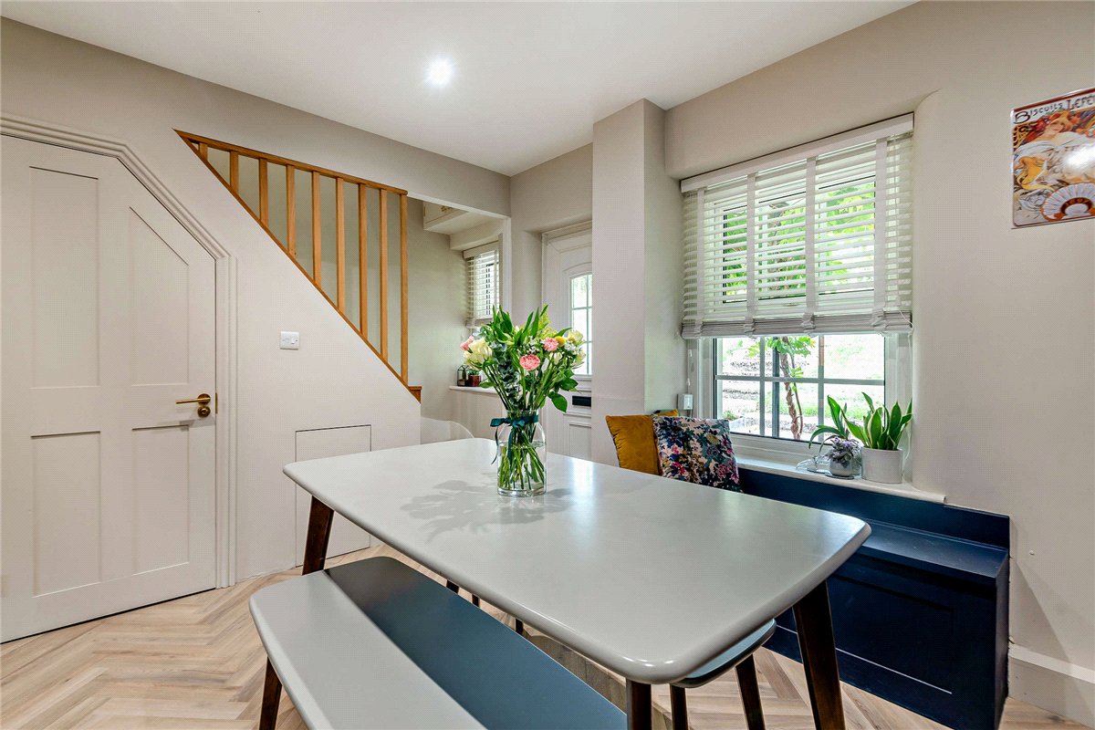 2 bedroom House, Pear Tree Lane, Newbury, RG14 - Available, Image 3