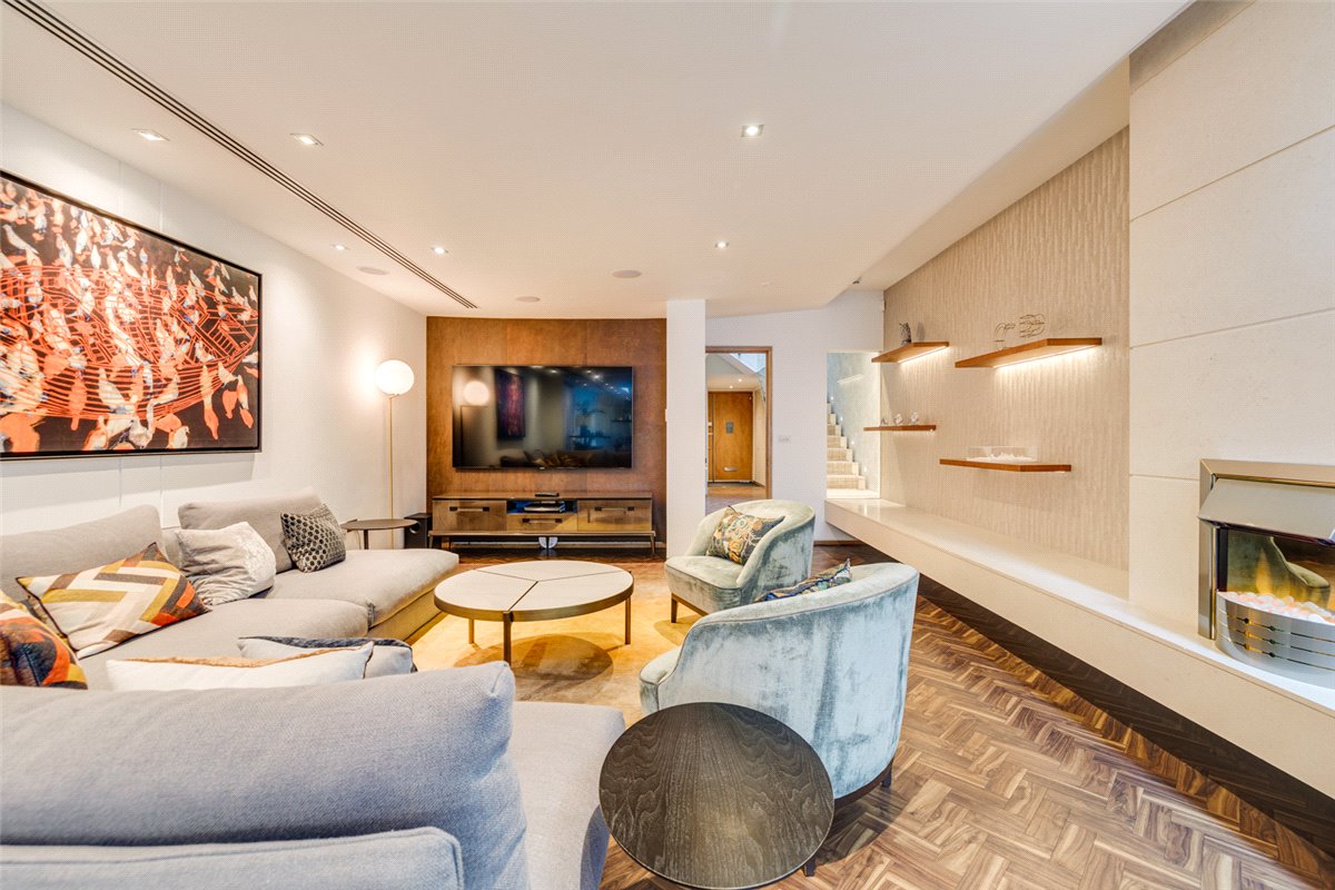 4 bedroom House, Cheval Place, Knightsbridge, SW7 - Available, Image 20