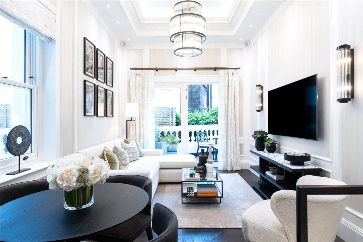 2 bedroom Maisonette, Prince Of Wales Terrace, Kensington, W8 - Available