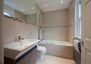 1 bedroom Flat, Grosvenor Hill, Mayfair, W1K - Available, Image 3