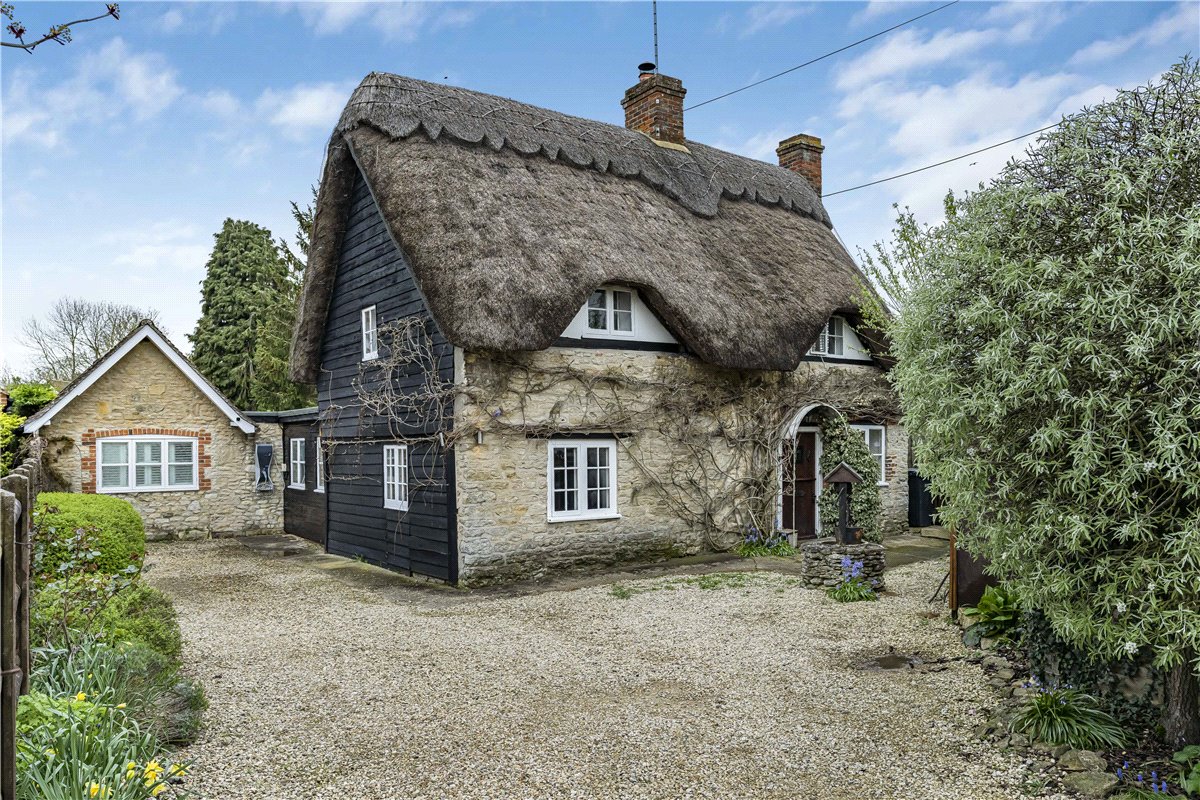 3 bedroom House, School Lane, Stadhampton, OX44 - Available