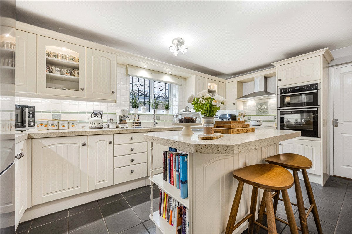 5 bedroom House, Forge Close, Milton Lilbourne, SN9 - Available, Image 3