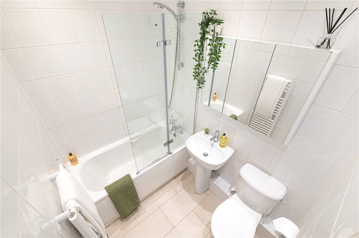 2 bedroom Flat, Lynn Road, London, SW12 - Available, Image 7