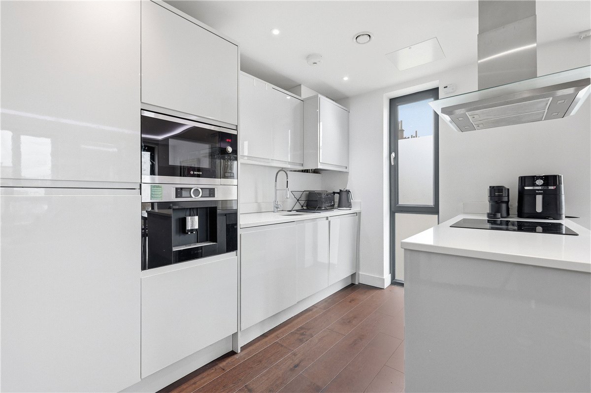 3 bedroom Flat, Lillie Road, London, SW6 - Available, Image 6