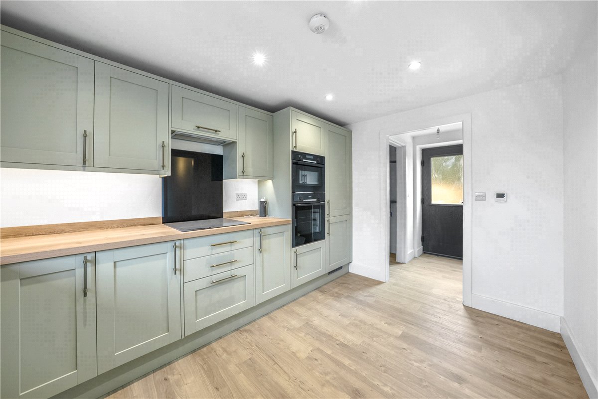 4 bedroom Cottage, Camela Lane, Camblesforth, YO8 - Available, Image 4