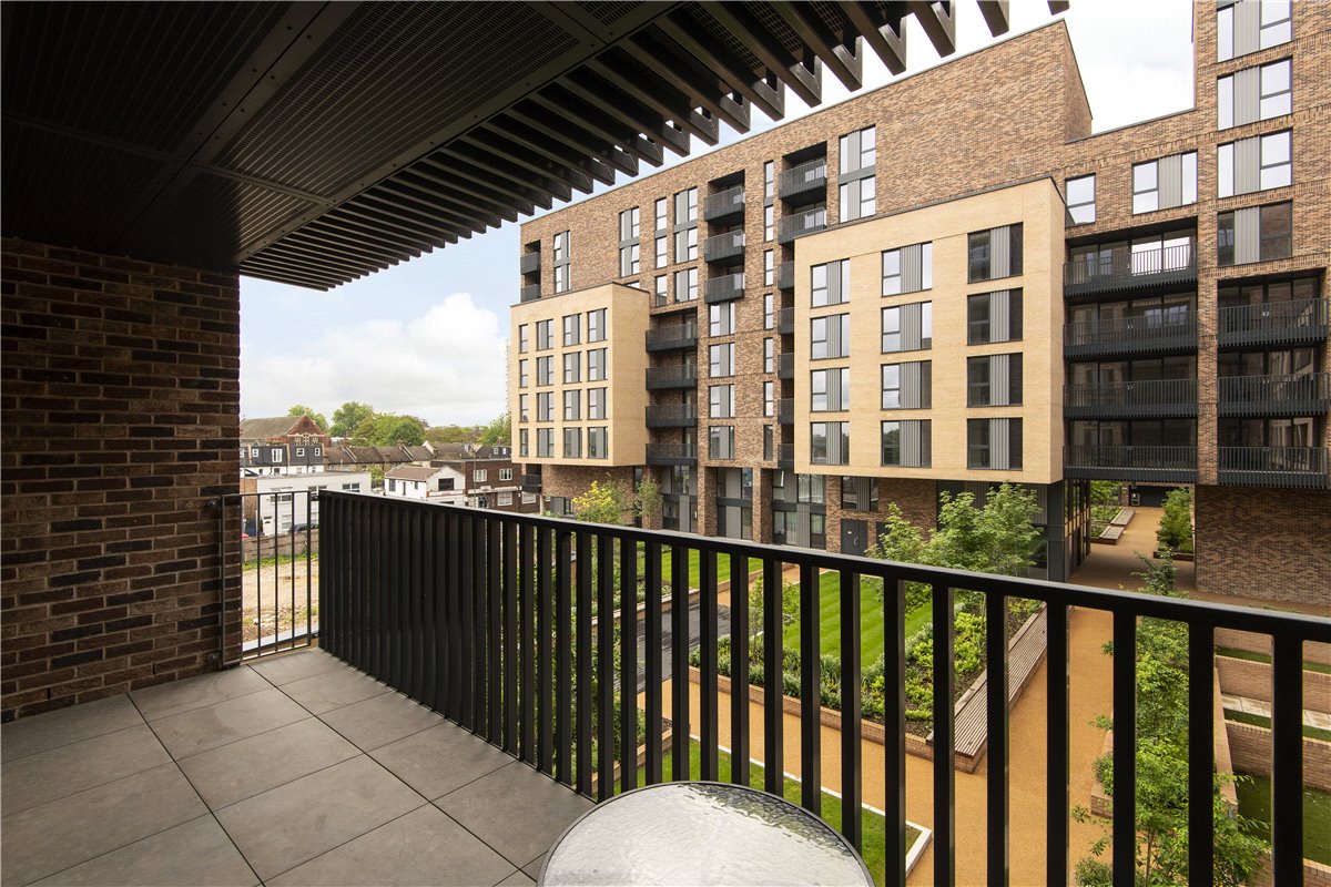 2 bedroom Flat, Greyhound Parade, Wimbledon Grounds, London, SW17 - , Image 6
