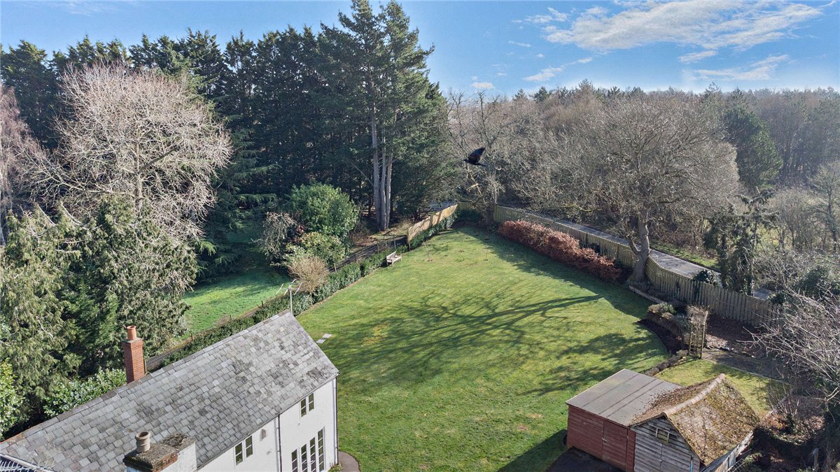 5 bedroom House, Burys Bank Road, Crookham Common, RG19 - Available, Image 33