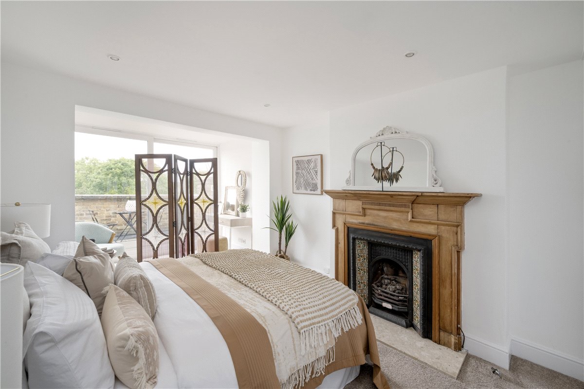 3 bedroom Flat, Trinity Road, Wandsworth Common, SW17 - Sold, Image 3