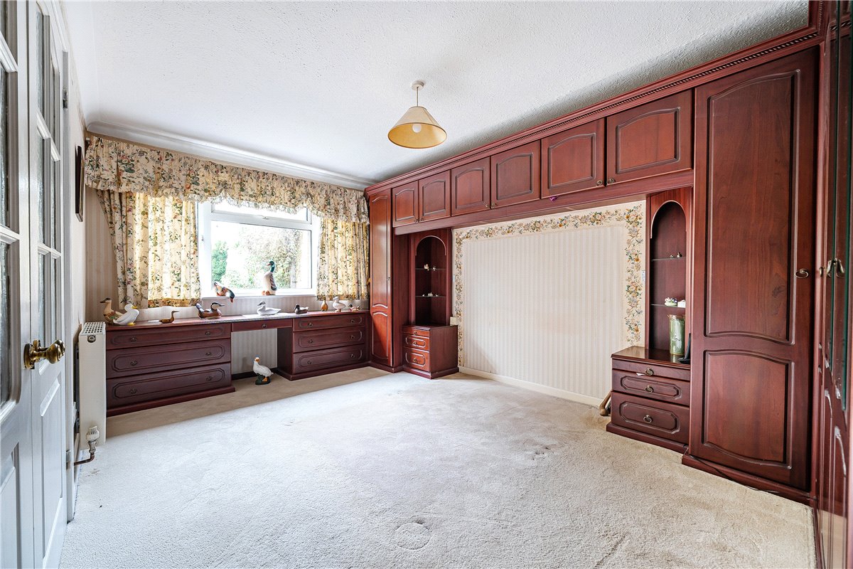 4 bedroom Bungalow, High Street, Burbage, SN83AR - Sold, Image 19