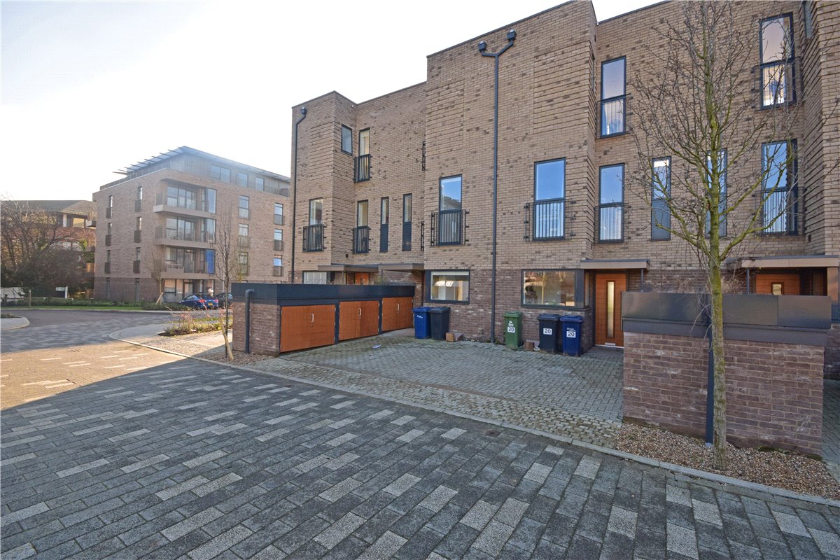 3 bedroom House, Lilywhite Drive, Cambridge, CB4 - , Image 14