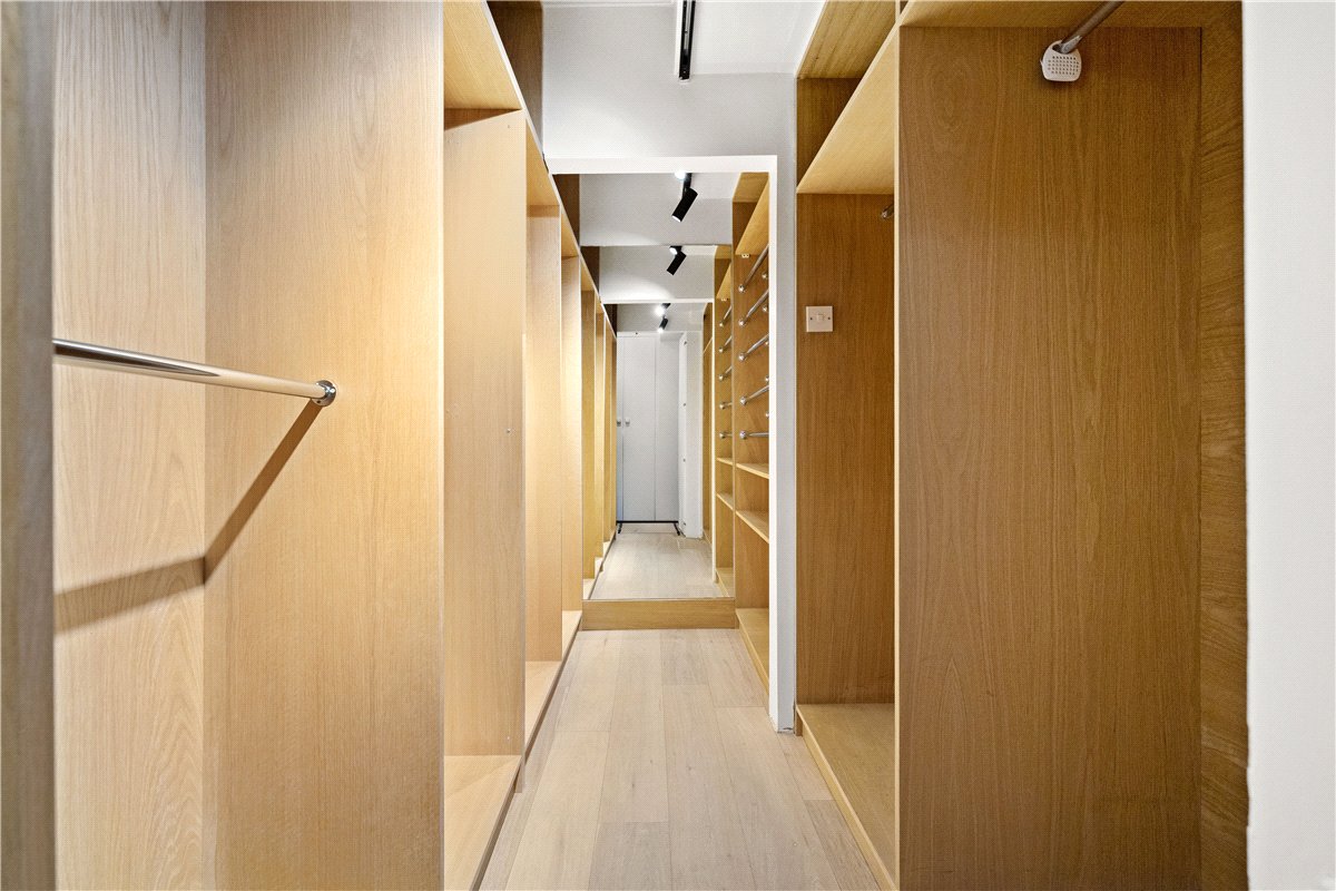 3 bedroom Flat, Cadogan Square, Knightsbridge, SW1X - Available, Image 12