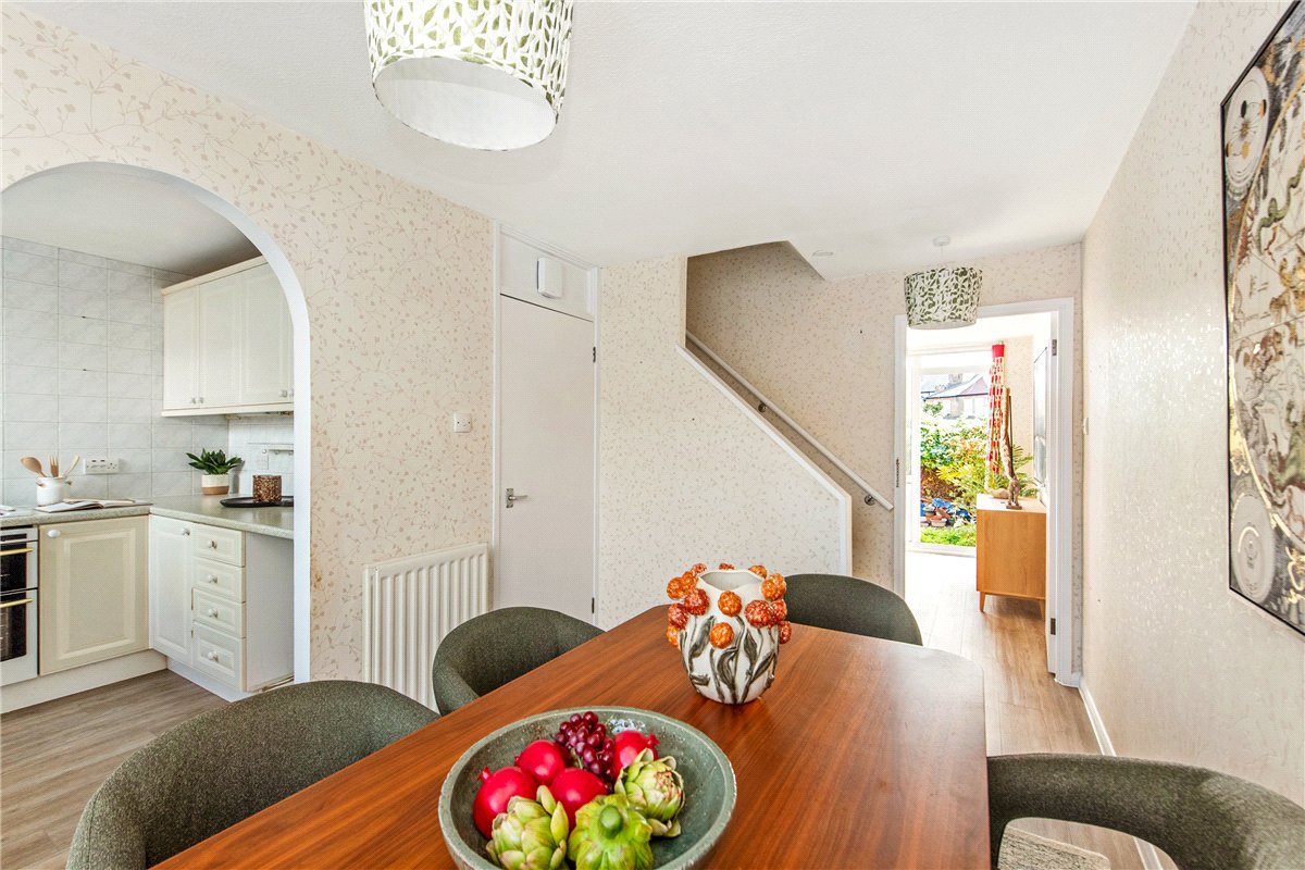 2 bedroom House, Hunter Close, London, SW12 - Available, Image 4
