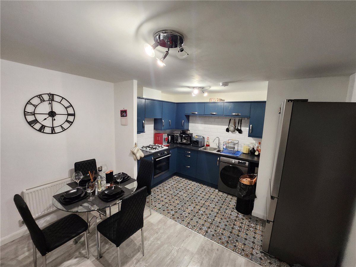 2 bedroom Flat, Thatcham, Berkshire, RG19 - , Image 1