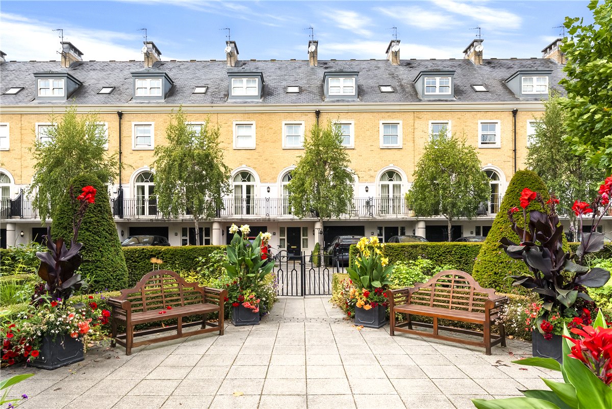 5 bedroom House, The Square, , YO24 - Available