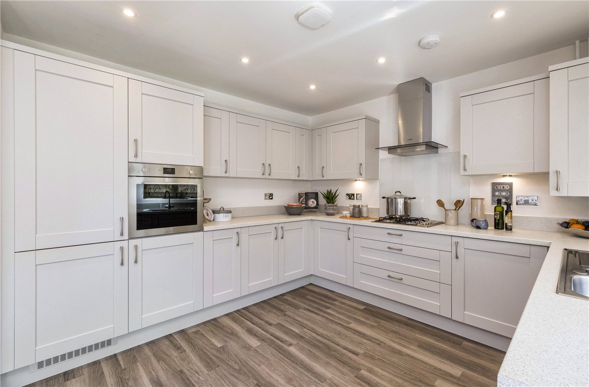 3 bedroom House, Princess Gardens, Bishops Green, RG20 - Available, Image 18