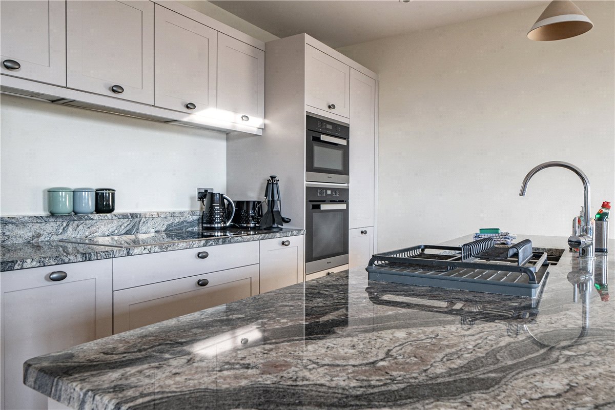 2 bedroom Flat, Lansdown Road, Bath, BA1 - Available, Image 4