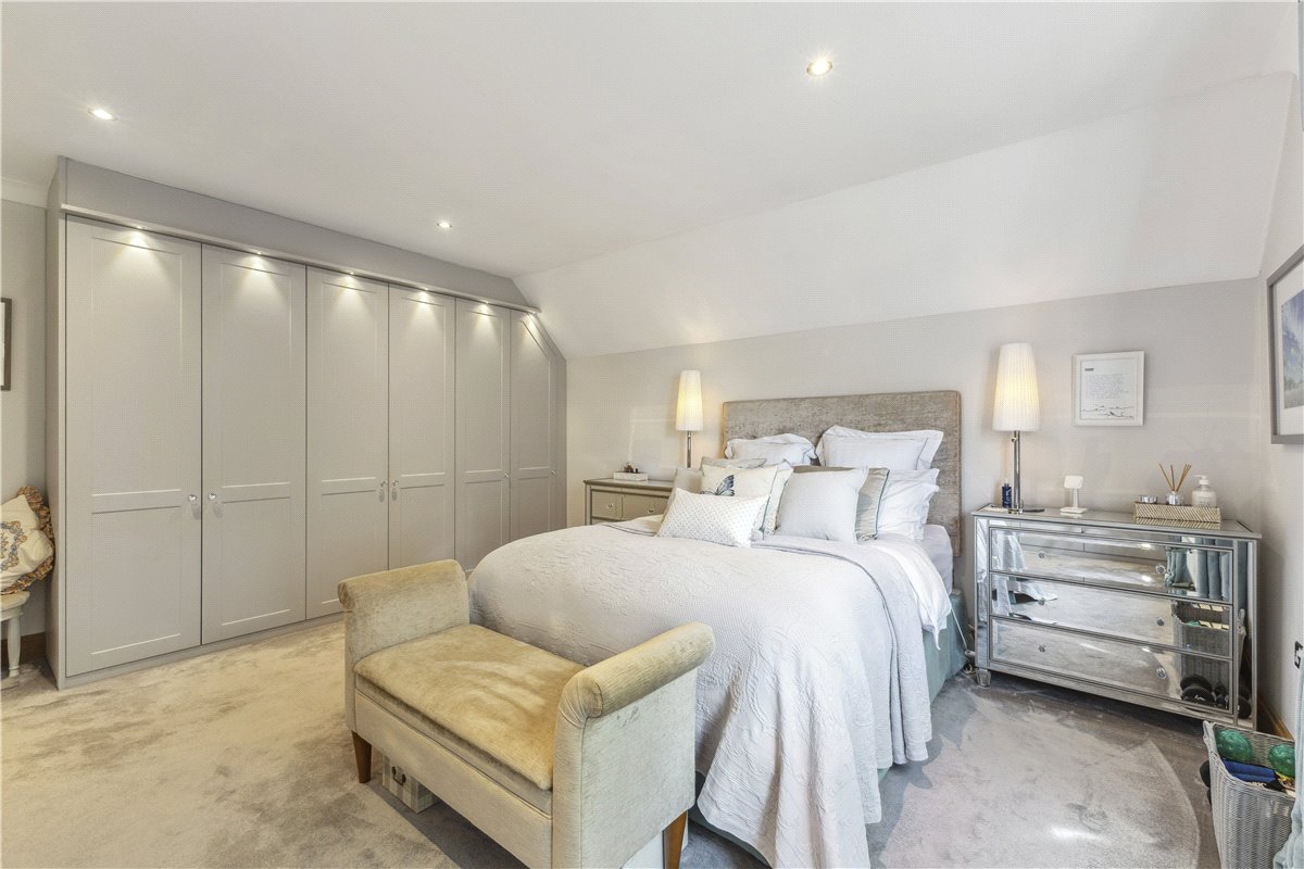 5 bedroom House, Netherstreet, Bromham, SN15 - Available, Image 2