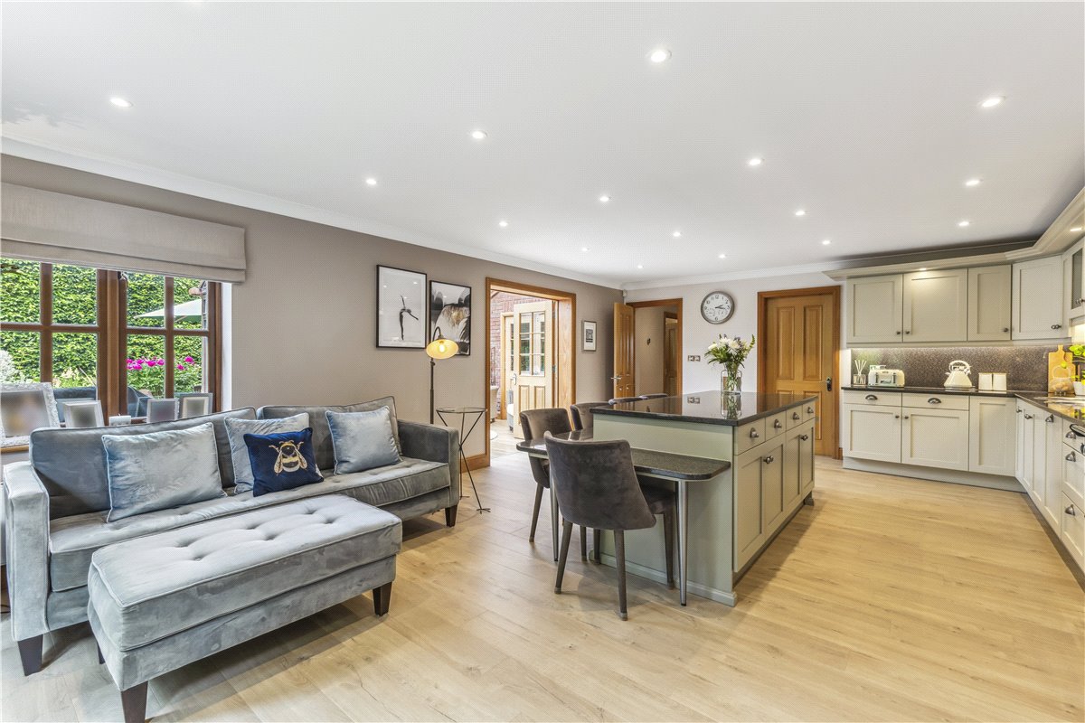 5 bedroom House, Netherstreet, Bromham, SN15 - Available, Image 2
