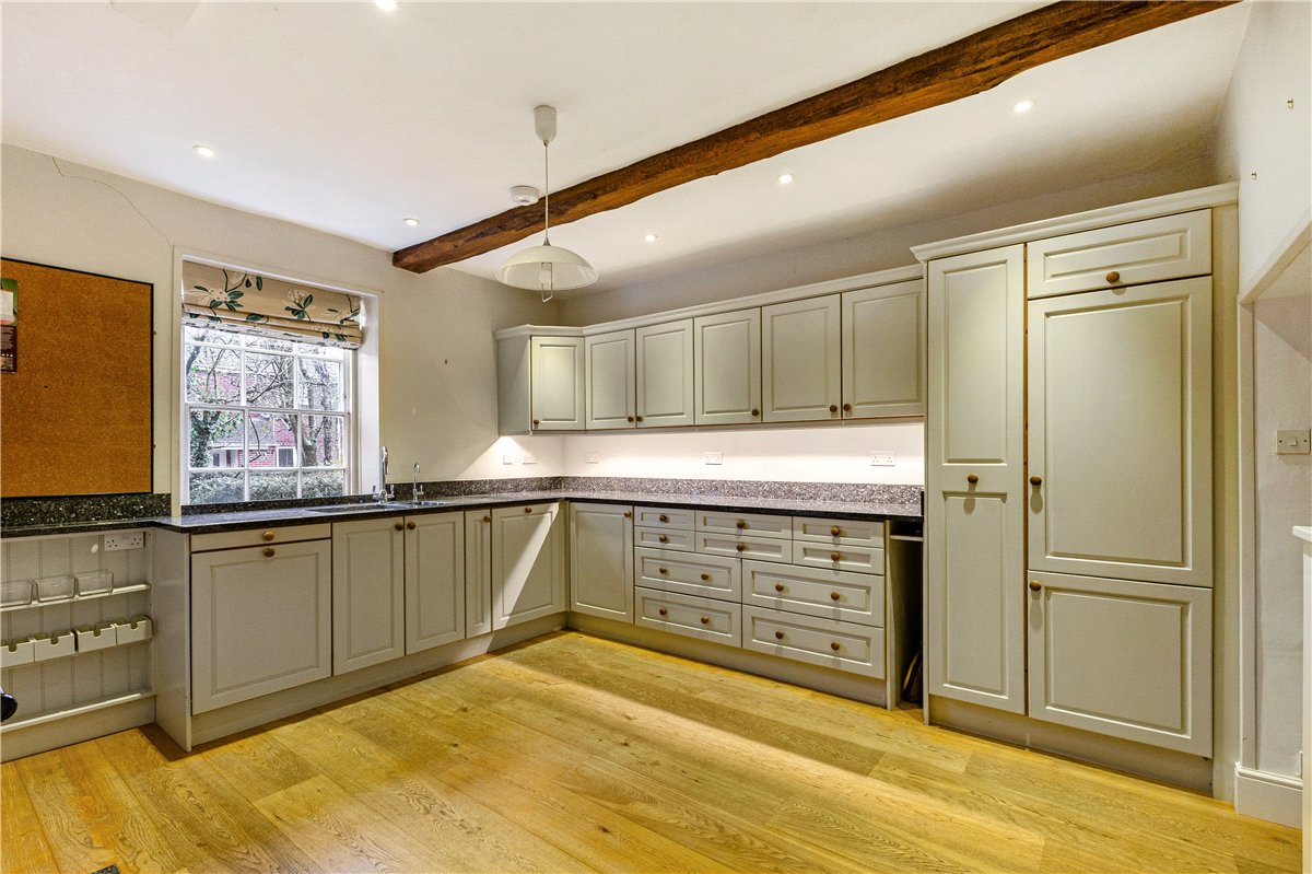 6 bedroom House, Farm Lane, Aldbourne, SN8 - Available, Image 6