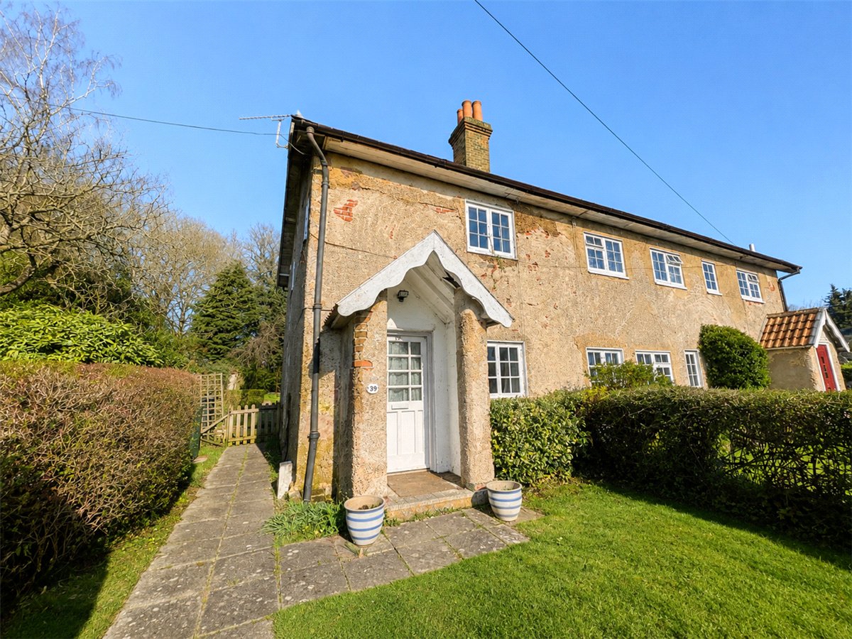 3 bedroom House, East Stratton, Winchester, SO21 - Available