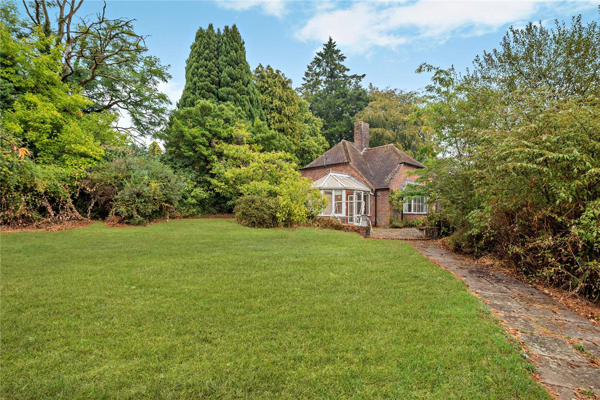 3 bedroom House, Wash Water, Newbury, RG20 - Available, Image 1