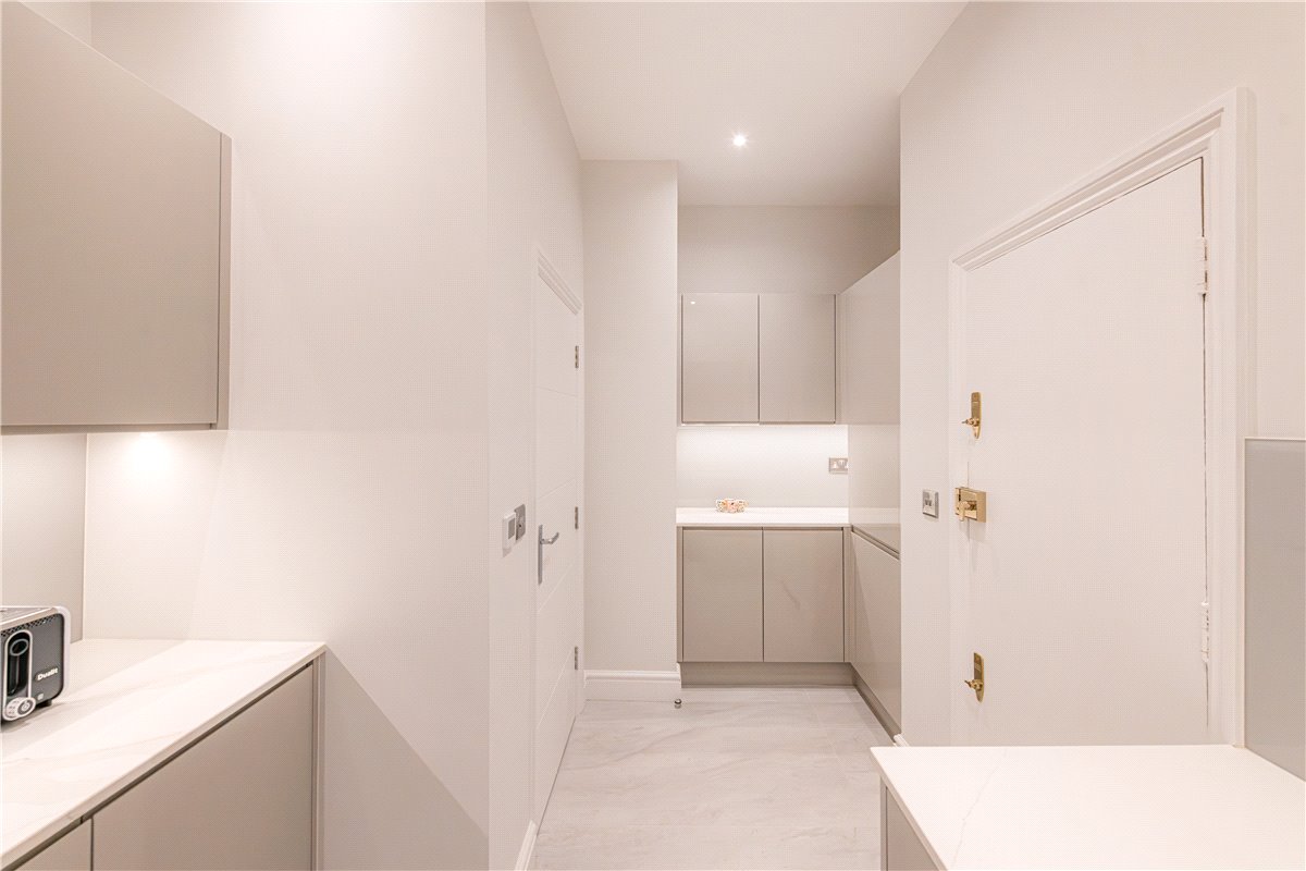 2 bedroom Flat, Park Street, Mayfair, W1K - Available, Image 22
