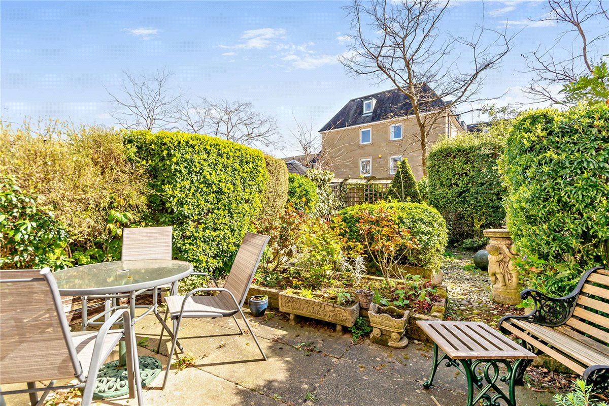 4 bedroom House, Queens Gate, Harrogate, HG1 - Available, Image 3