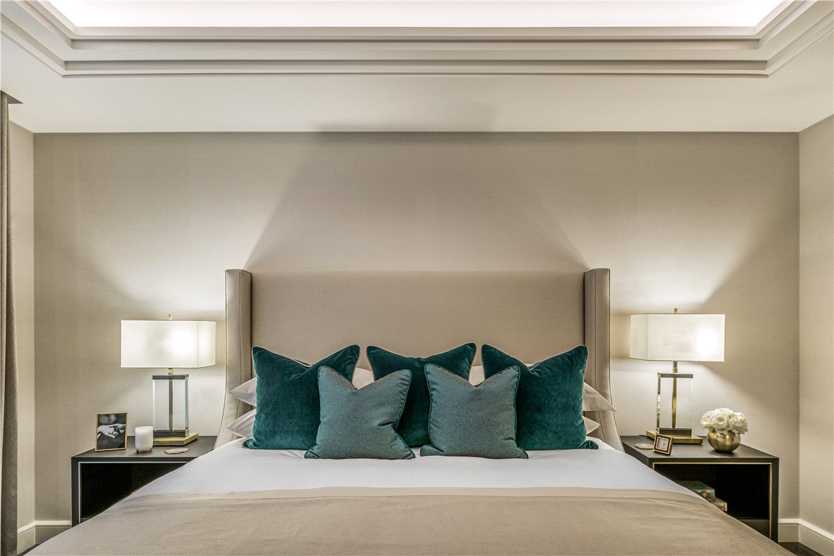 2 bedroom Flat, Lancelot Place, Knightsbridge, SW7 - Available, Image 8