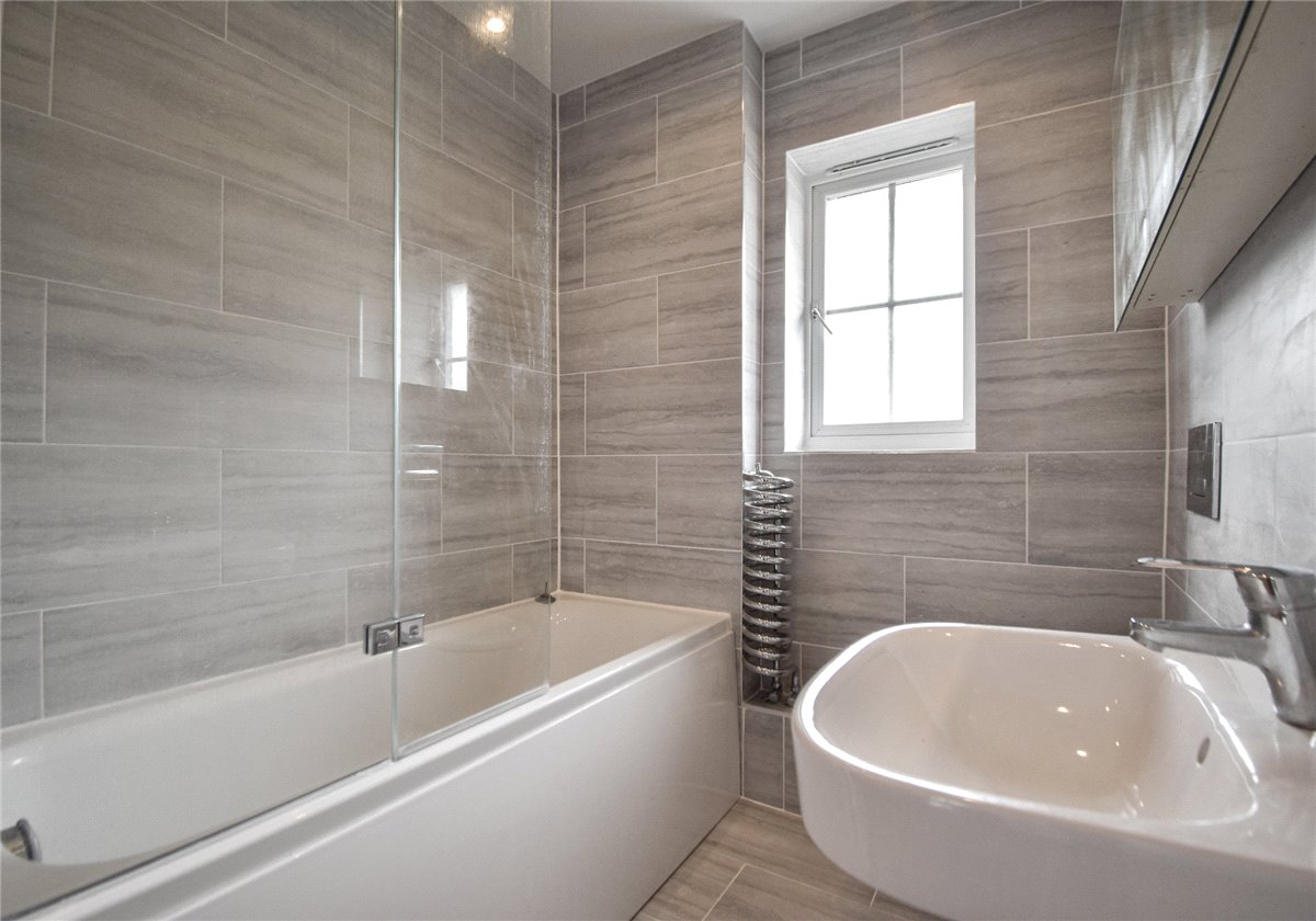 2 bedroom Flat, Grebe Court, Cambridge, CB5 - Available, Image 1