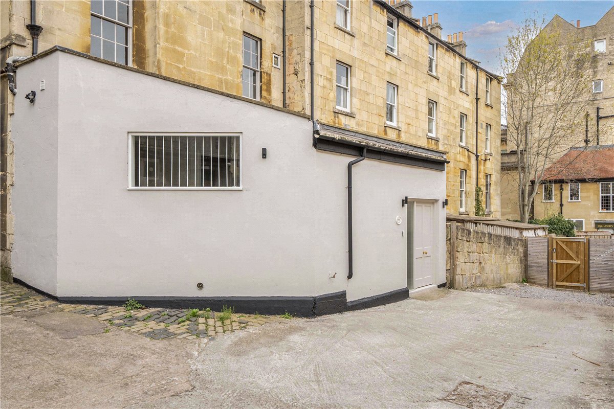 4 bedroom Maisonette, Walcot Street, Bath, BA1 - Available, Image 2