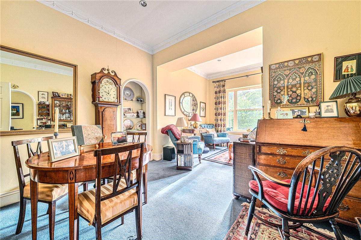 2 bedroom Maisonette, St. James's Square, Bath, BA1 - Available, Image 3