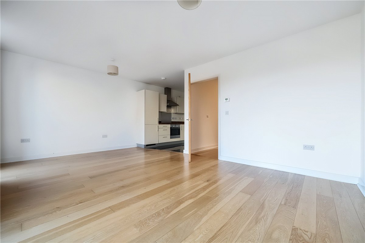 2 bedroom Flat, Victoria Bridge Road, Bath, BA2 - Available, Image 1