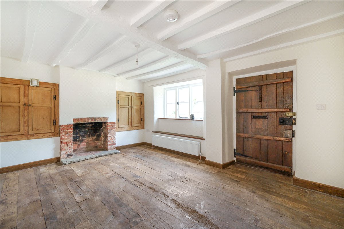 3 bedroom House, Main Street, Turweston, NN13 - Available, Image 3