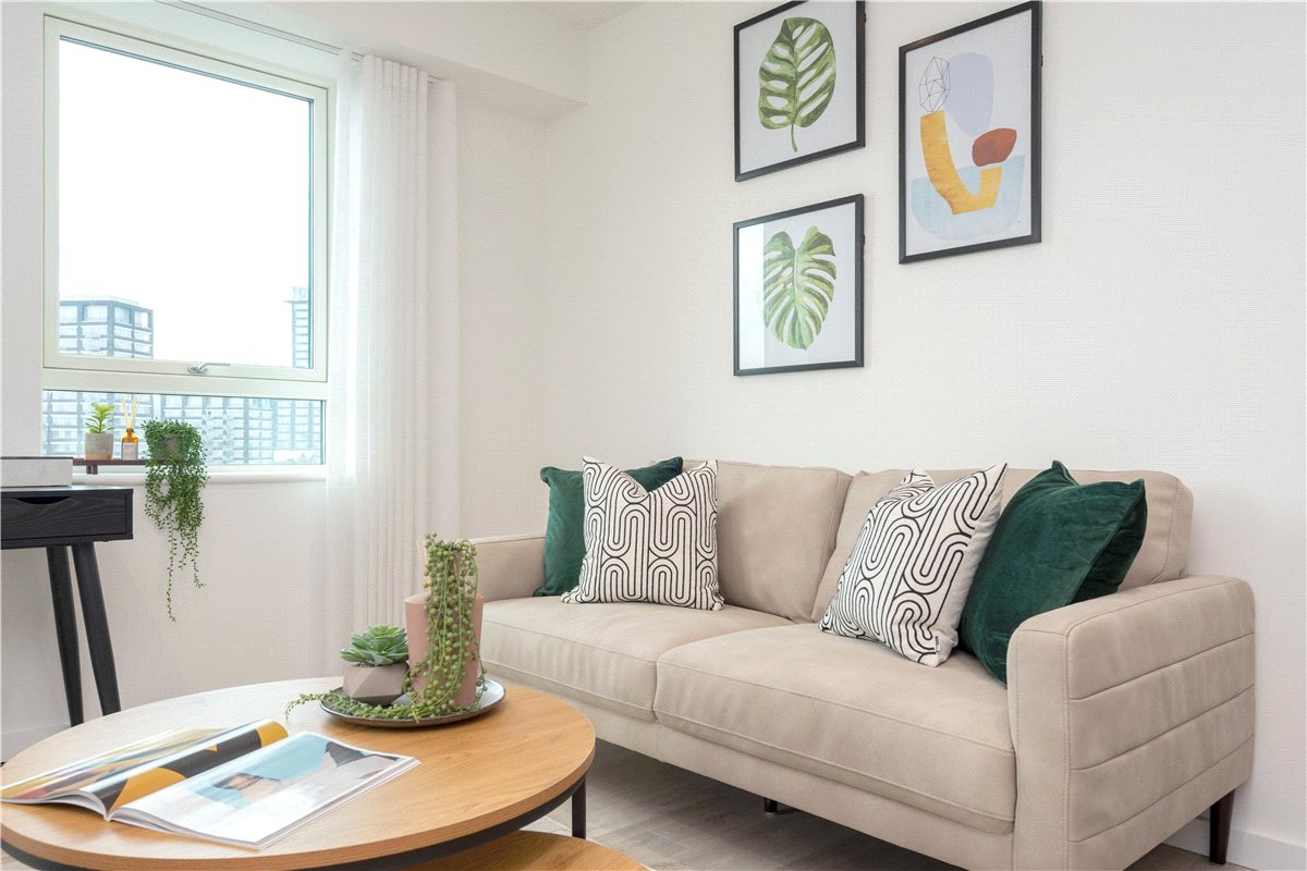 2 bedroom Flat, Heartwell Avenue, London, E16 - , Image 11