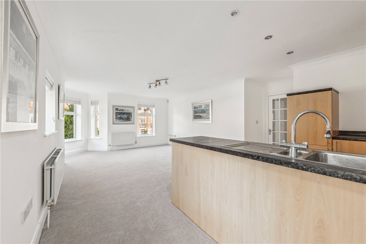 2 bedroom Flat, Coxs Ground, Oxford, OX2 - , Image 2