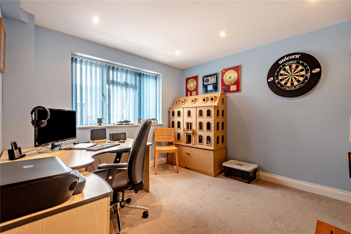 4 bedroom House, King John Road, Kingsclere, RG20 - Available, Image 13