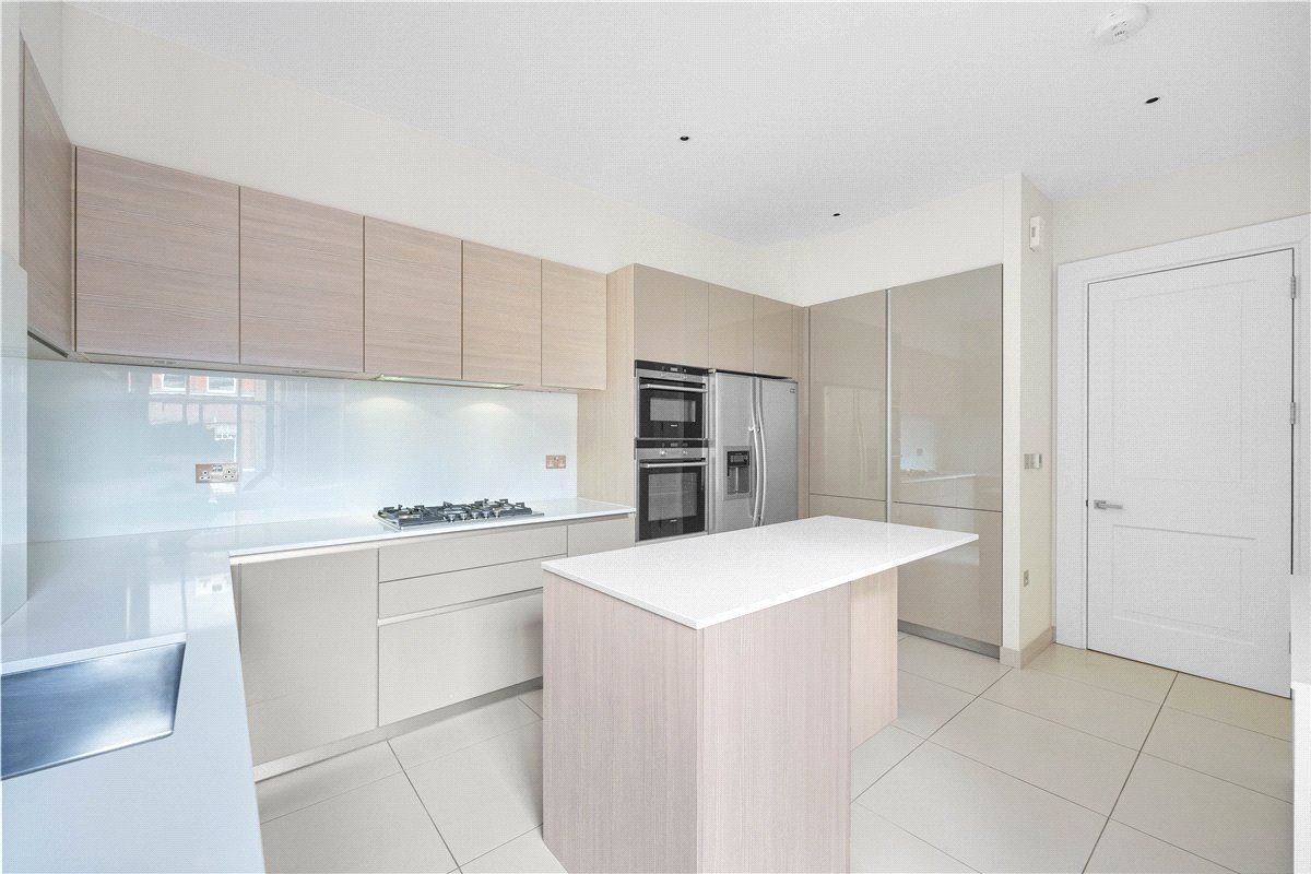 4 bedroom Flat, Wynnstay Gardens, Kensington, W8 - Available, Image 16